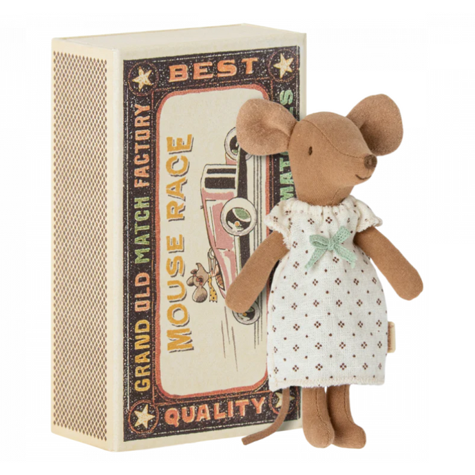 Big Sister Mouse in Box with Nightgown - becket hitch