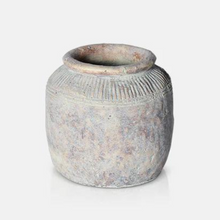 Load image into Gallery viewer, Tamil Vase Becket Hitch
