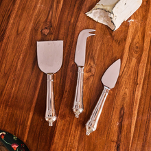 Load image into Gallery viewer, Berry &amp; Thread Cheese Knife Assorted Set-Becket Hitch
