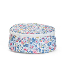 Load image into Gallery viewer, Bridgehampton Floral Quilted Jewel Round - Becket Hitch
