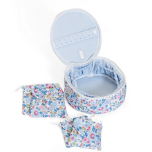 Load image into Gallery viewer, Bridgehampton Floral Quilted Jewel Round - Becket Hitch
