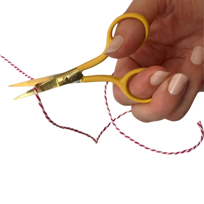 Embroidery Scissors in Yellow-Becket Hitch