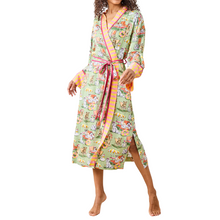 Load image into Gallery viewer, Palm Royale Pooches Robe-Becket Hitch
