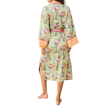 Load image into Gallery viewer, Palm Royale Pooches Robe-Becket Hitch
