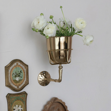 Load image into Gallery viewer, Wall Container Bracket - Becket Hitch
