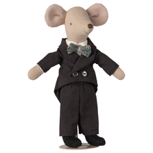 Load image into Gallery viewer, Wedding Mice Couple in Box - Becket Hitch
