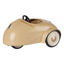 Load image into Gallery viewer, Wheat Mouse Car - Becket Hitch
